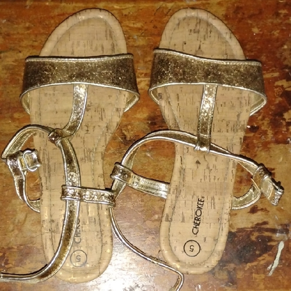 Cherokee Gold Sandals Stylish and Versatile